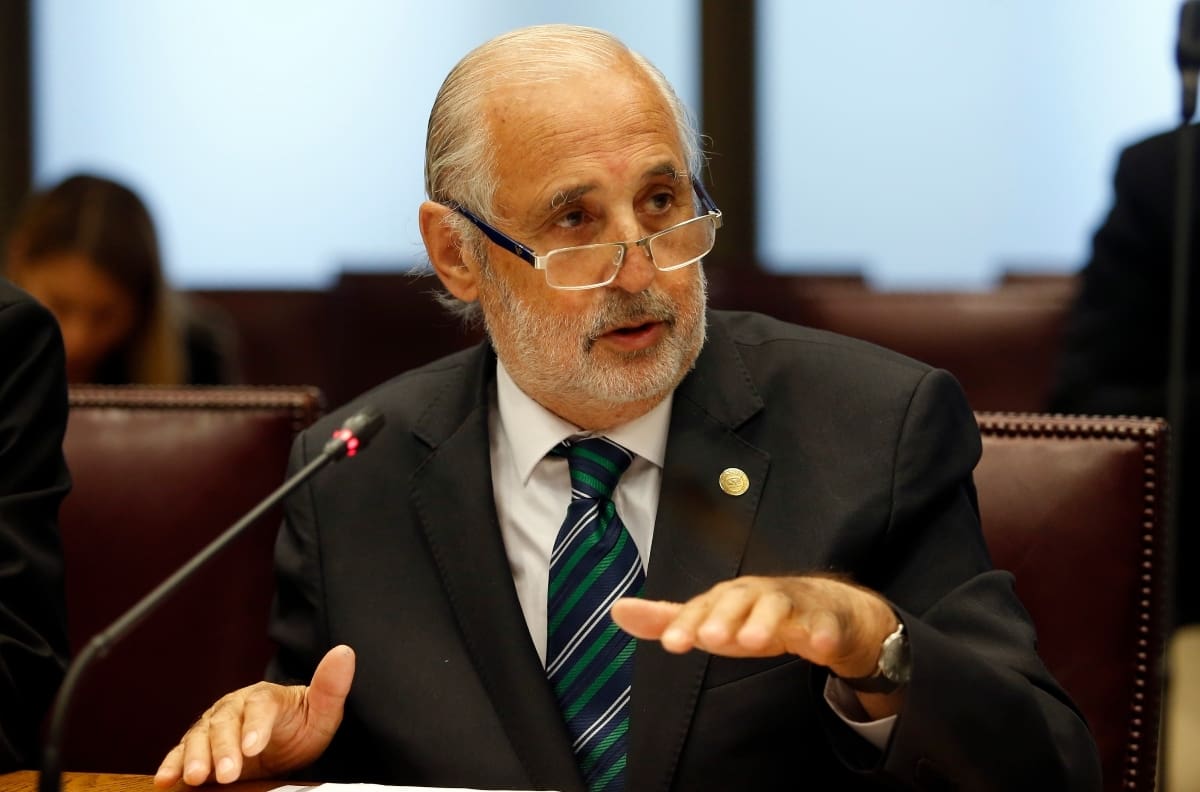 Allanamiento a Comunes: Abbott pidió informe a fiscal Barros y oficiará a Carabineros