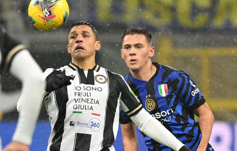 Alexis Sánchez en su debut con Udinese contra el Inter de Milán. Foto: Agencia EFE.
