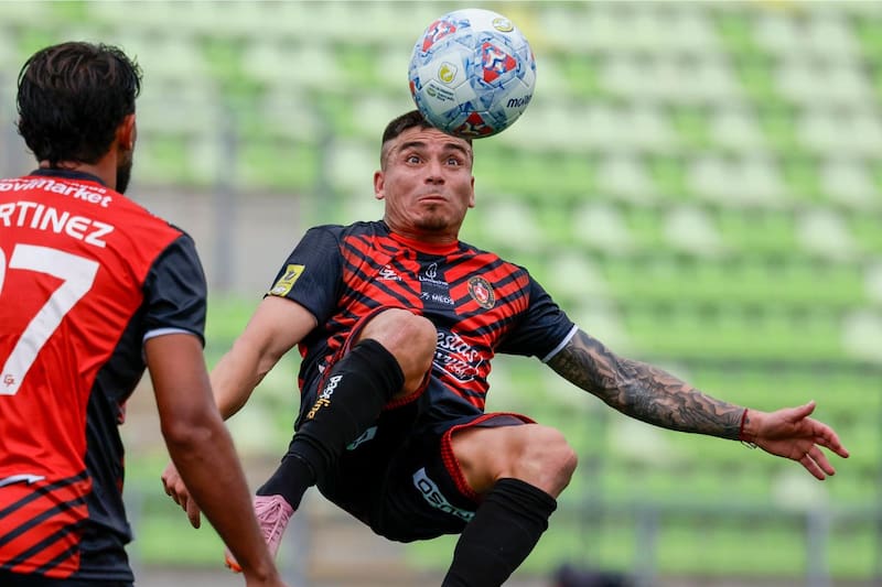 Uno de los futbolistas estelares de Primera División. Foto: Agencia Aton.