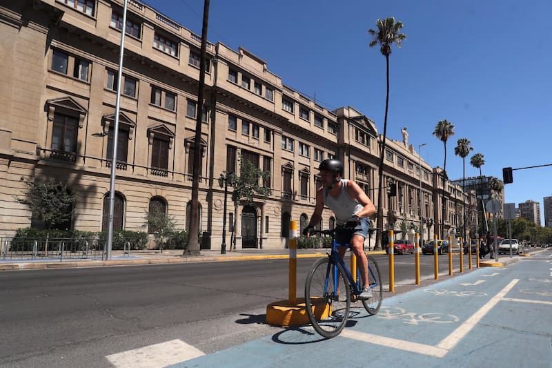 Los termómetros podrían superar los 31°C durante esta semana en la capital. Créditos: Carlos Avendano/Aton Chile.