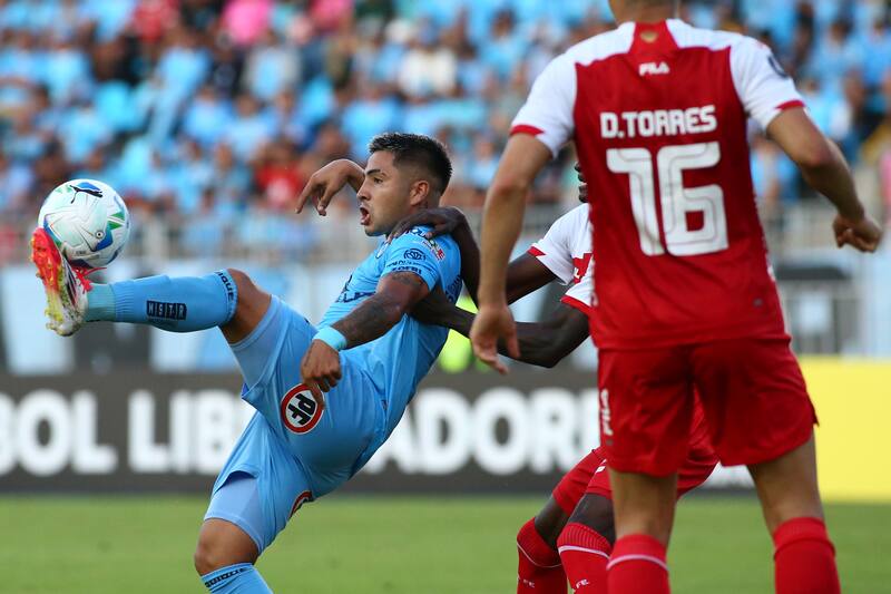 Si los Dragones Celestes pasan a la fase 3 de Copa Libertadores, recibirán un importante premio. Foto: Photosport.