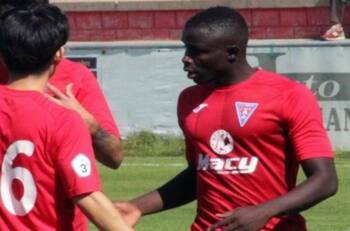 Nuevo caso de racismo en España: Hinchas le gritaron "pu... mono" a Younousse Diop
