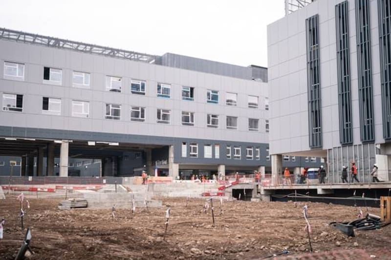 Las obras para concluir esta edificación continúan retrasadas.