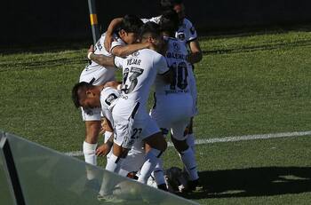 Colo Colo espera dejar el último lugar con un triunfo ante Everton