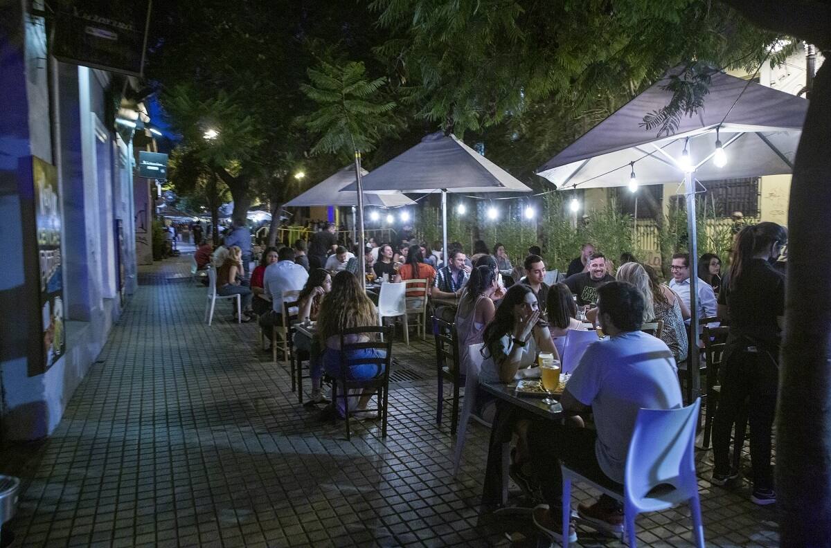Plan Paso a Paso: cómo funcionan en Fase 3 los malls, restaurantes y bares, durante este fin de semana