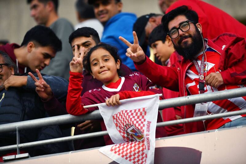 Los hinchas granates están atentos a quién tomará las riendas del club para el 2024. Foto: Agencia Aton.