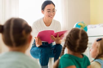 Estas son las universidades con mayor empleabilidad y sueldo en la carrera de Pedagogía en Educación Básica