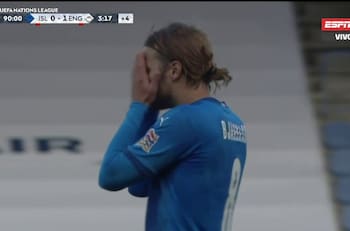 ¡Para no creer! Islandia falló un penal en el minuto 93 y perdió con Inglaterra