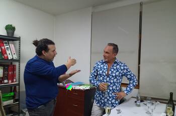 “Todavía no creo lo que pasó”: La emoción de Andrés Sáez, imitador de Lucho Jara en "The Covers", tras cantar en vivo junto al artista