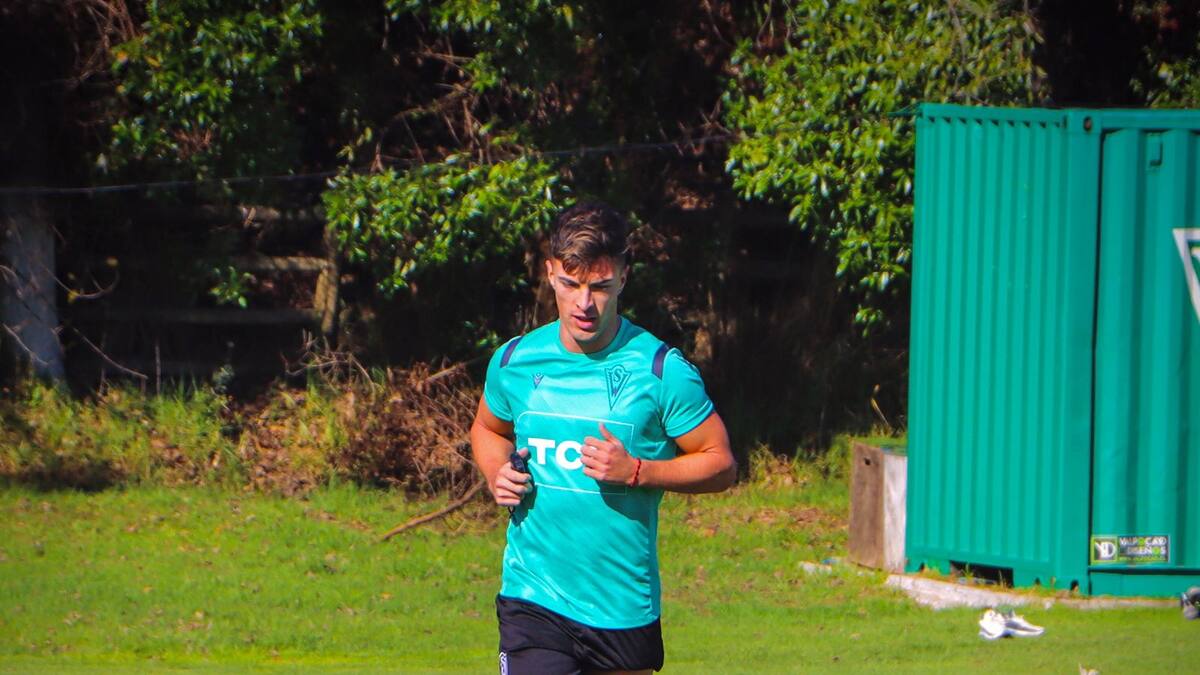 Entrevista| Tuvo tres tumores en su rodilla y pensó en el retiro: El atacante al que Santiago Wanderers acogió para recuperarse