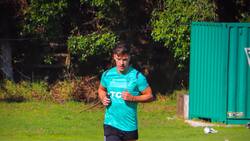 Entrevista| Tuvo tres tumores en su rodilla y pensó en el retiro: El atacante al que Santiago Wanderers acogió para recuperarse