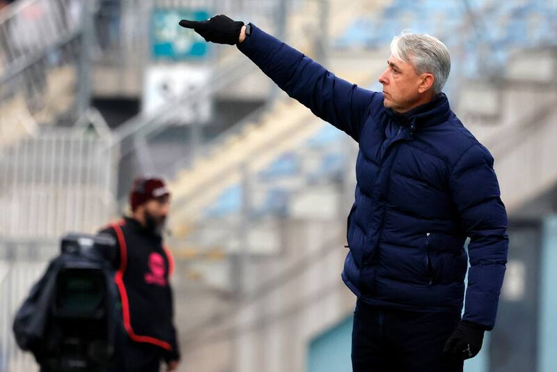 El DT de la UC analizó la seguidilla de partidos sin ganar. Foto: Aton.