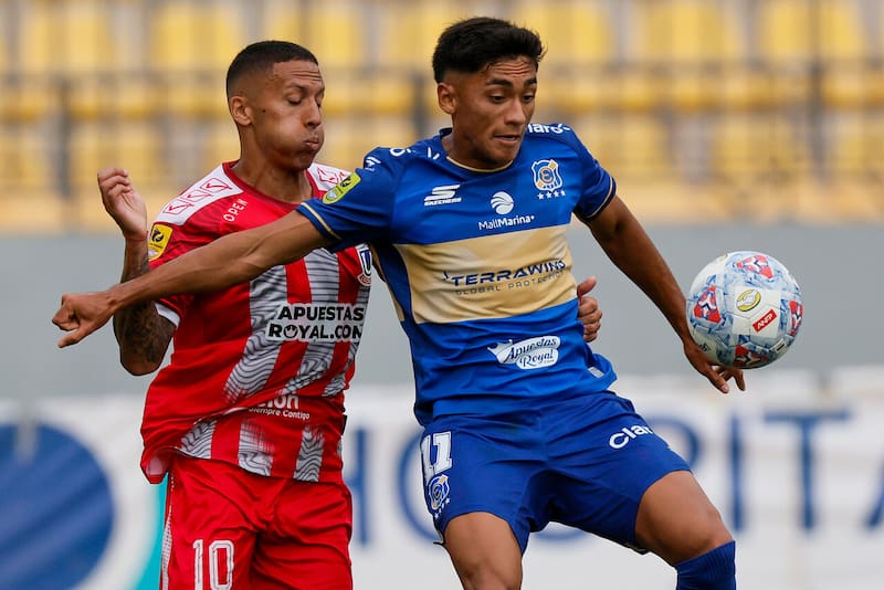 El charrúa se refirió a la denuncia de Everton contra Unión La Calera por alineación indebida. Foto: Aton.