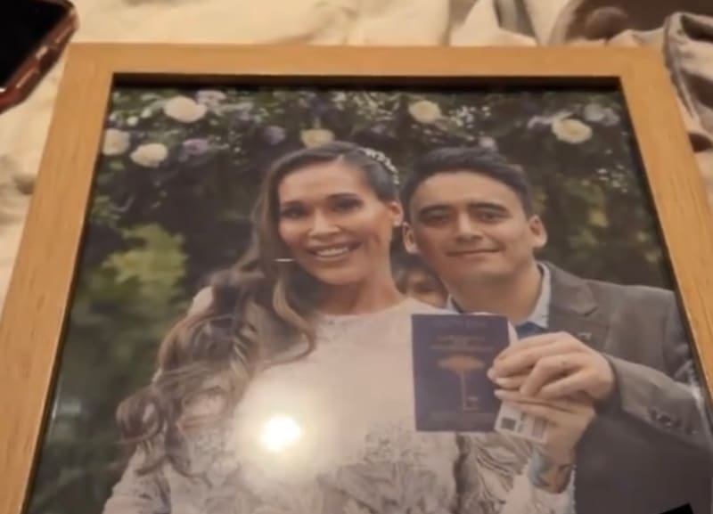 El especial cuadro de matrimonio / Instagram