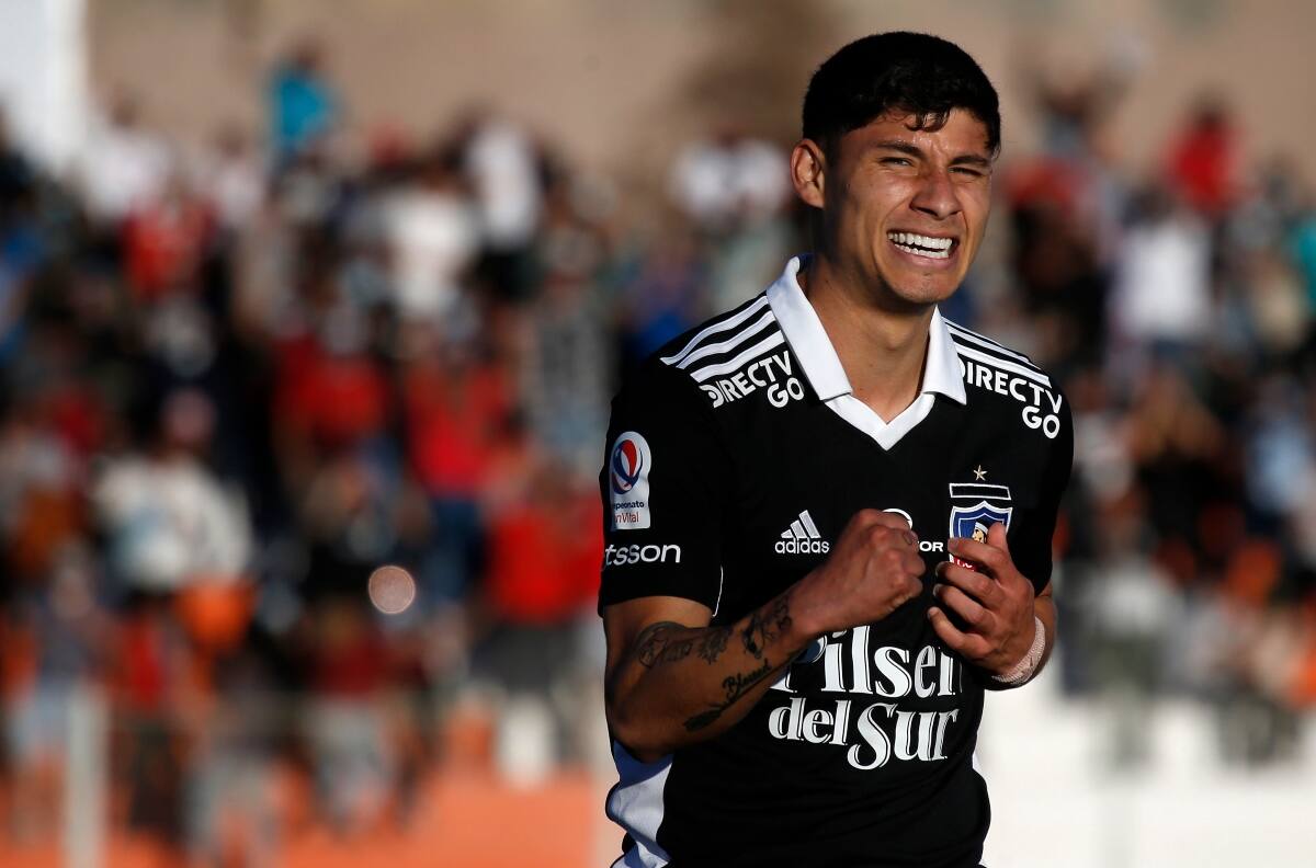 Ministra celebró triunfo de Colo Colo y vibró con gol de Alexander Oroz previo al inicio de Fiestas Patrias
