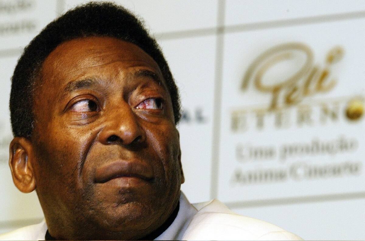 VIDEO| El desubicado comentario de un periodista argentino por la muerte de Pelé: "Perdió con Colón y..."