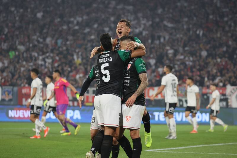 El jugador de Deportes Copiapo Felipe Reynero, celebra su gol contra Colo Colo.