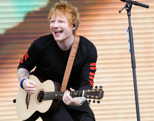 El cantante anunció la compra de un porcentaje del Ipswich Town.