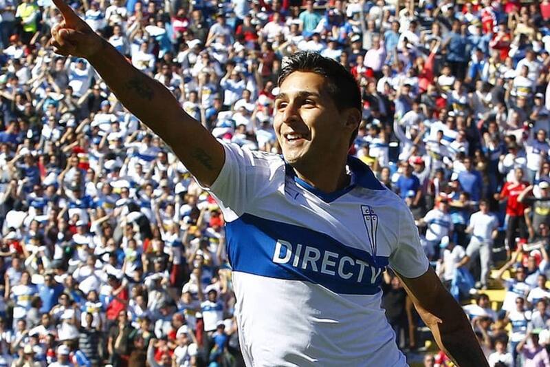 El delantero, hoy en Argentinos Juniors, cuando defendía la camiseta de Universidad Católica. Foto: Instagram @Cruzados.