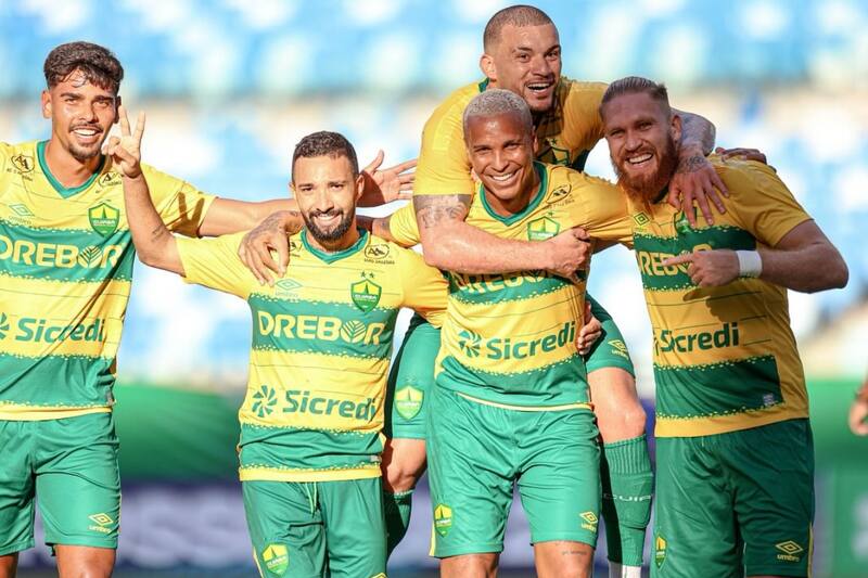 suena con fuerza en Colo Colo.