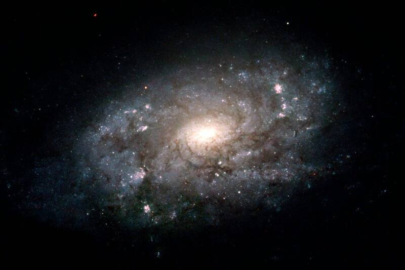 La región de formación estelar se ubica en una zona escondida de la galaxia.