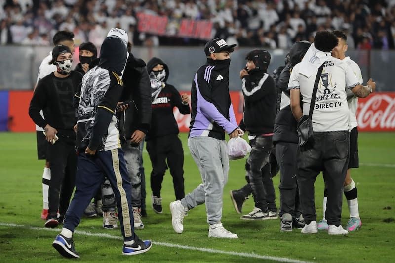Provocaron desmanes en el Estadio Monumental. Foto: Aton.