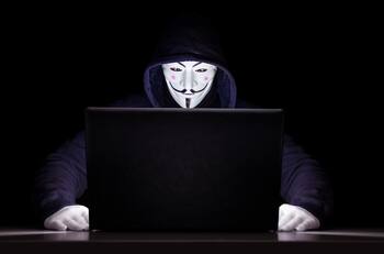 Conflicto Rusia-Ucrania: Anonymous le declaró la “guerra cibernética” a Rusia