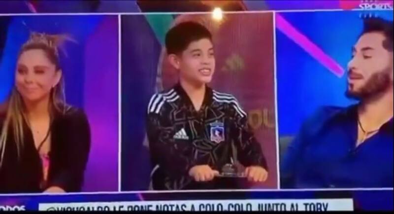 fue molestado por el pequeño en TV.