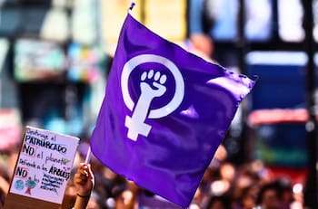 ¿Qué hacer HOY en Santiago? Desde la marcha 8M hasta exposiciones gratis: 5 panoramas para este domingo