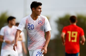 Fue la gran promesa de la U, lo vendieron en 2 millones de dólares y ahora busca club