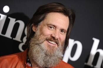 (VIDEO) Jim Carrey imita a Biden y trata de "loser" Trump