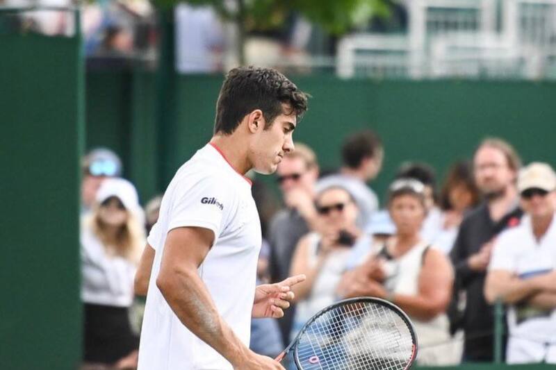 El chileno disputando un partido en el circuito ATP.