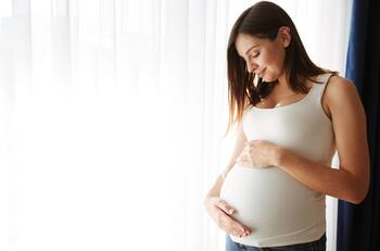 Mujeres embarazadas podrán recibir hasta $21.000 si cumplen con estos requisitos