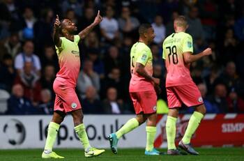 Manchester City goleó al Preston con Claudio Bravo dejando el arco en cero
