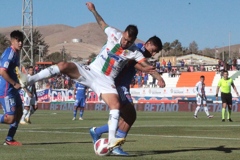 salió a la cancha como puntero del campeonato. (Foto: Photosport)
