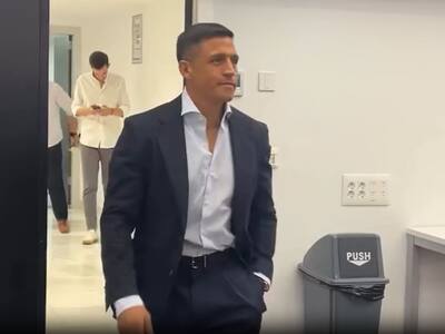 VIDEO | La pintaza con que Alexis Sánchez apareció en su presentación oficial