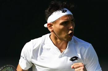 Alejandro Tabilo consiguió sufrido triunfo y avanzó por primera vez a segunda ronda en Wimbledon