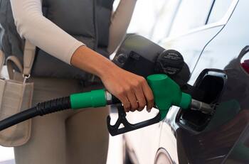 Shell entrega hasta $300 de descuento por litro de bencina a quienes paguen con estas tarjetas
