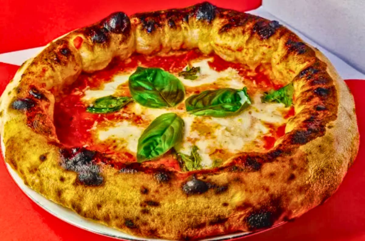 El rincón de pizza en Santiago galardonado entre los mejores de Latinoamérica