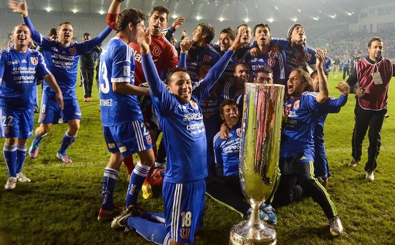 Se retiró a los 29 años y es un héroe olvidado de la U en un Clásico Universitario : “No estaba para vivir esas situaciones”.