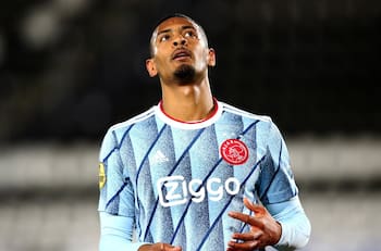 ¡De no creer!: Ajax pagó una millonaria suma por un jugador y olvidó inscribirlo