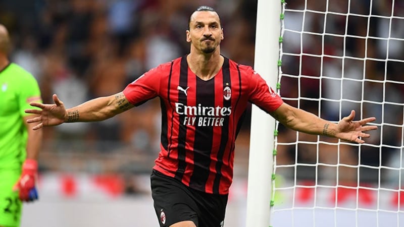 El delantero sueco , Zlatan Ibrahimović, arribará a un desconocido equipo de Italia.