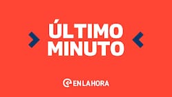 Fuerte olor a gas obliga a evacuación masiva en Santiago Centro