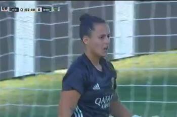Tapadón de la arquera de Boca Juniors que evitó la apertura de la cuenta en Noche Alba Femenina