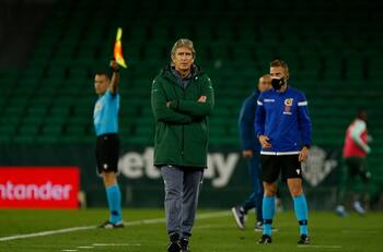 El Betis de Pellegrini y Claudio Bravo se podría ver beneficiado si Villarreal gana la Europa League