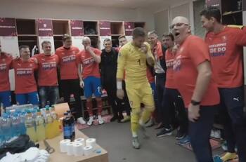 Masajista de la Selección Checa lideró la fiesta tras clasificar a Eurocopa 2020