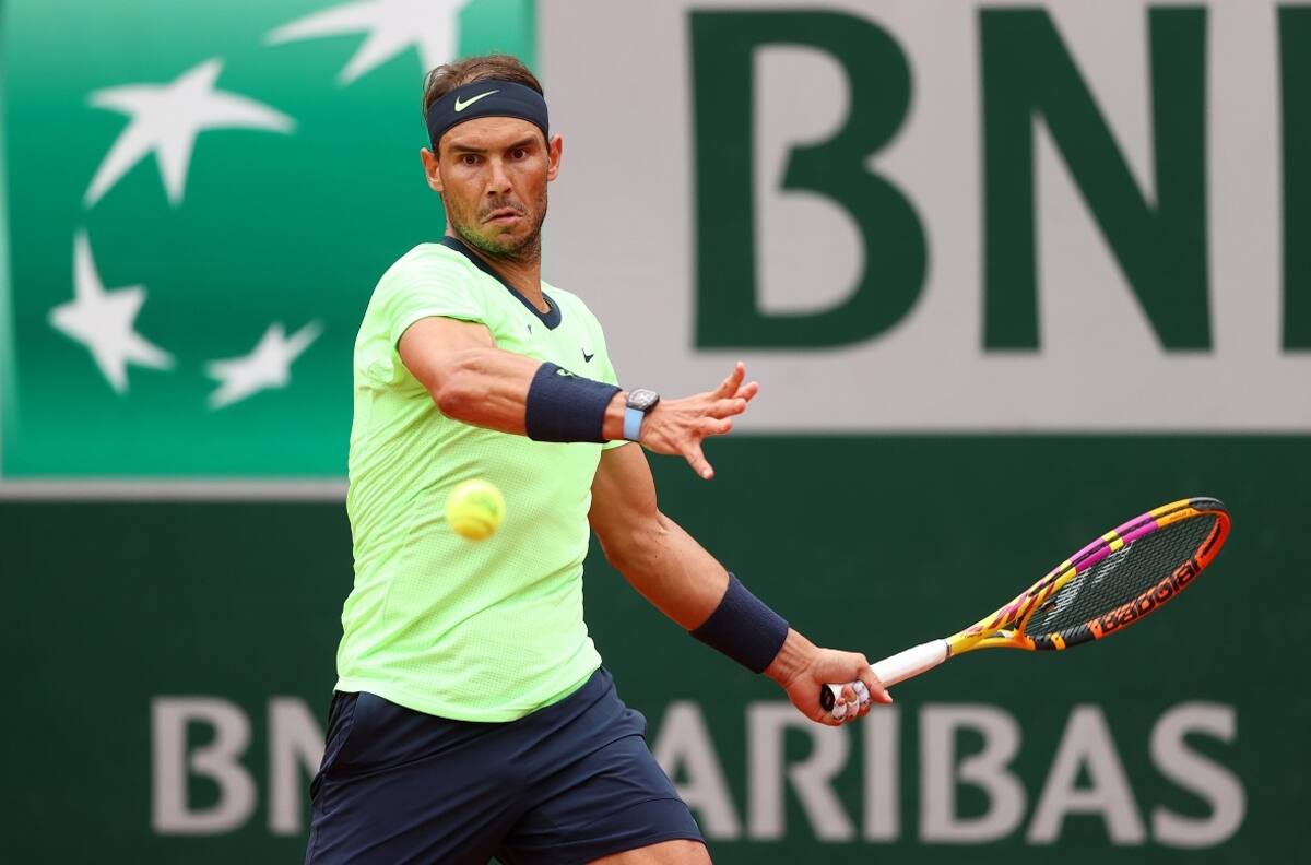 Rafael Nadal sufrió una fisura en una costilla por estrés y se ausentará varias semanas del circuito ATP