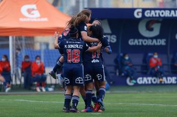 La U arrasó de local ante Deportes Temuco y se mantiene invicto en el Campeonato Femenino