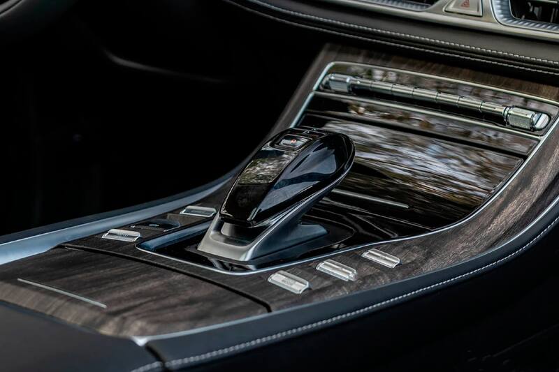 Este SUV cuenta con una caja CVT y un selector con modos de manejo.