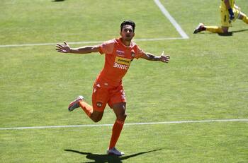 Colo Colo busca su primer fichaje del 2021: Va por goleador de Primera B